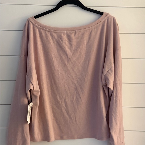 Beyond Yoga Soft Blush Pink Relaxed Long-Sleeve Top - Picture 2 of 3